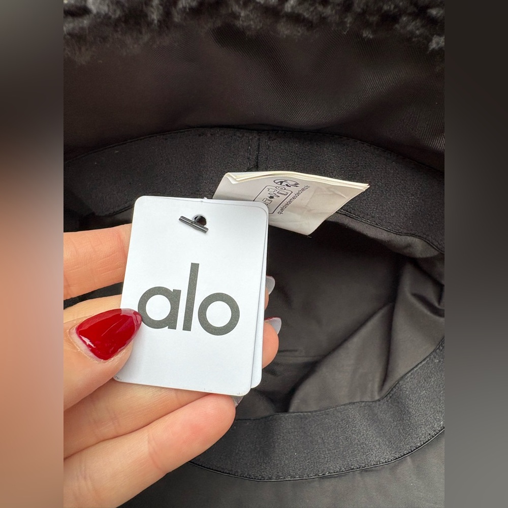❌SOLD❌ALO YOGA Foxy Sherpa Bucket Hat in Black New with Tags! - Picture 6 of 7